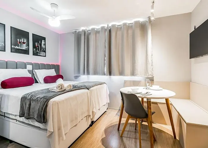 Rubi Studio No Bras Com Piscina - Metro Bras